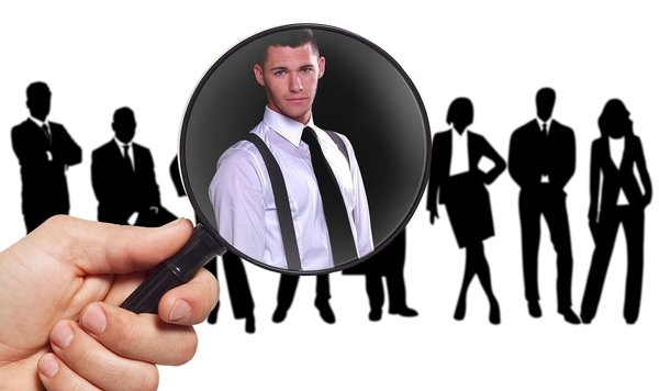 Quels sont les traits de personnalité recherchés chez les candidats lors du processus de recrutement ?